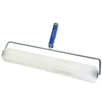 VALJ S KONICAMI Plastični, z ročajem.